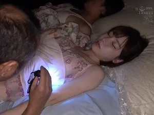 Địt sếp mới lấy chồng cả đêm trong chuyến công tác