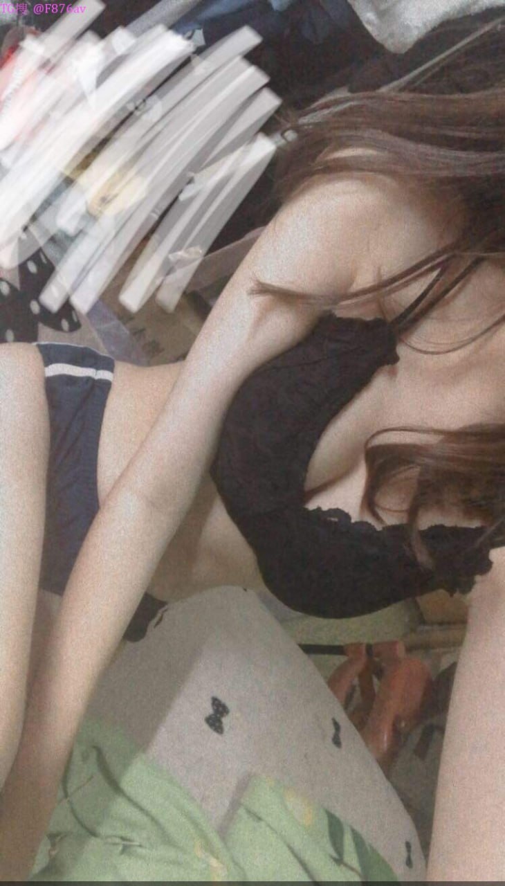 Em thư ký lông rậm bị gã quản lý biến thái chuốc thuốc quan hệ cả đêm khi đi công tác