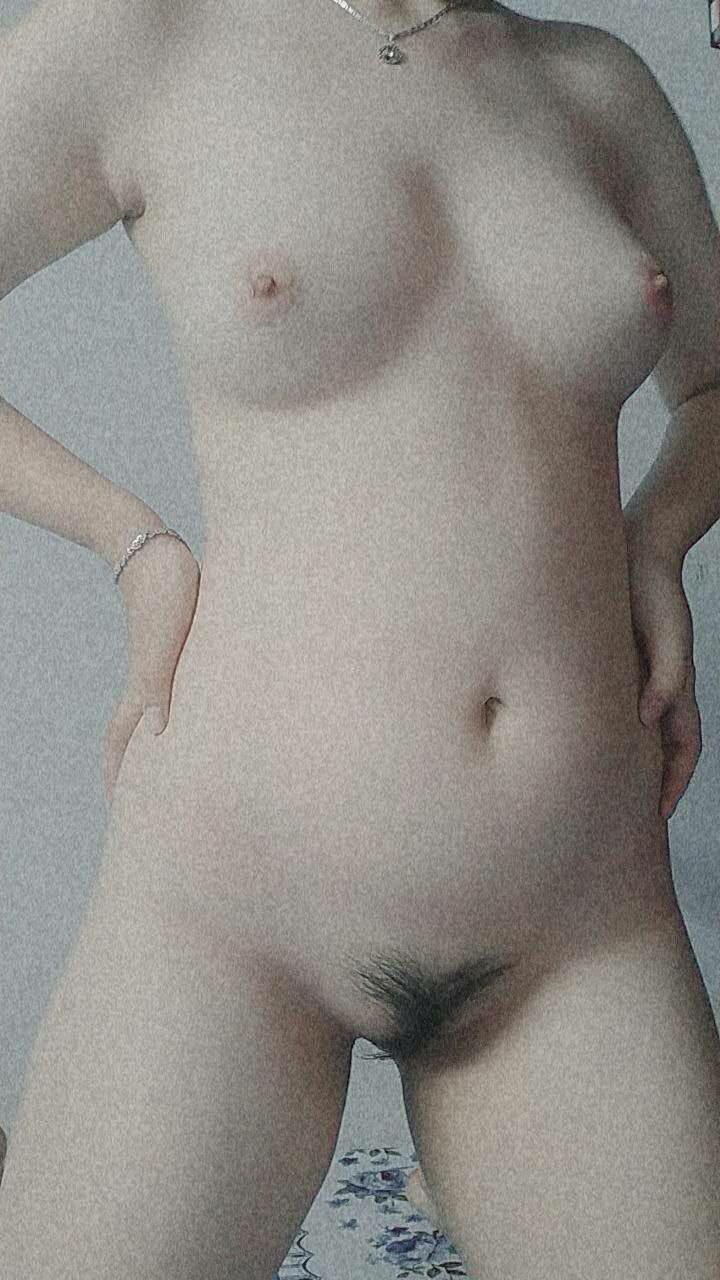 Bị Người chồng thờ ơ, bà xã dần có tình cảm và muốn có con với bố chồng