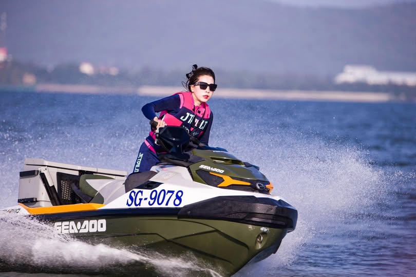 Thanh niên phát hiện gấu cắm sừng… với bố của mình